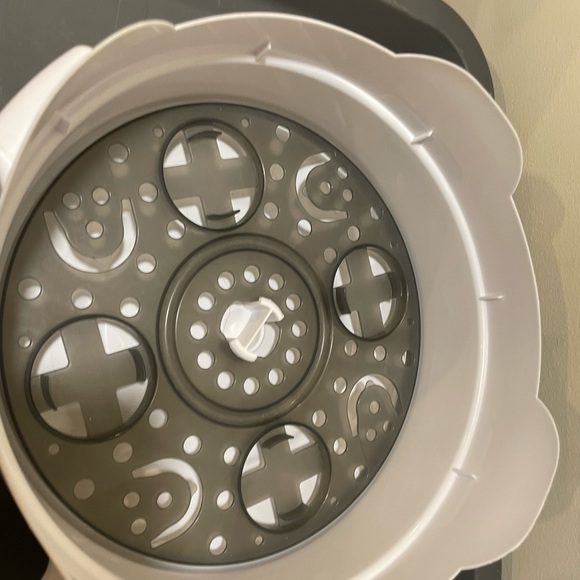 Dr. Brown’s bottle sterilizer - microwave safe - Picture 2 of 2